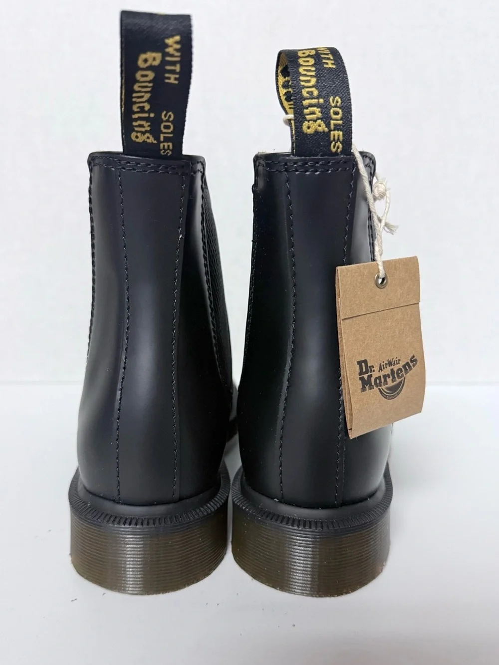 NWT DR MARTENS 2976 SLIP RESISTANT Leather Chelsea Boots Men’s 8/Women’s 9